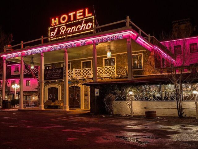 El Rancho  Hotel
