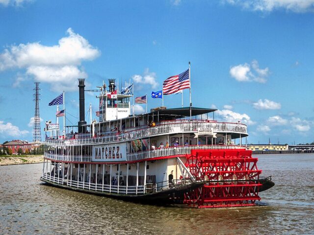 Steamboat Natchez Cruises