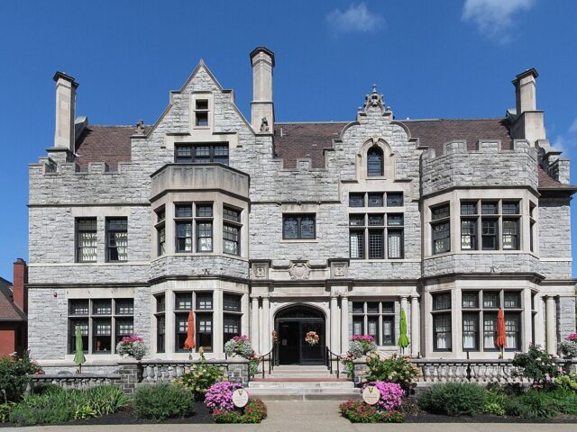 Mansion On Fifth Hotel