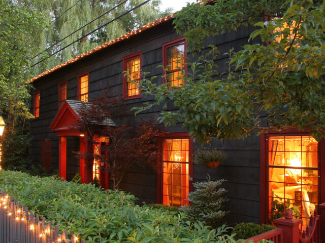 1795 Acorn Inn B&B