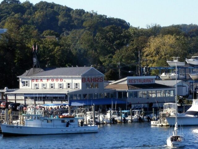 Bahrs Landing Famous Seafood Restaurant