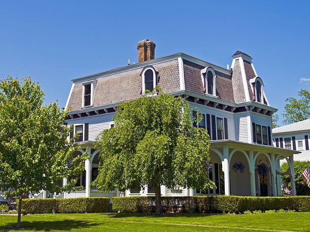 1840 Inn On The Main Bed & Breakfast