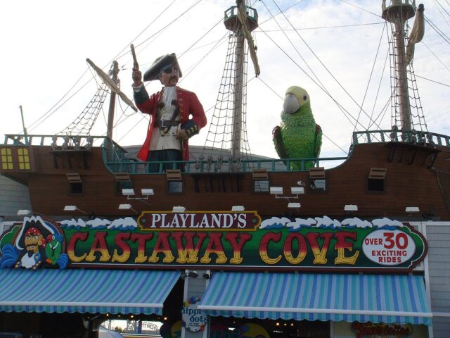 Playland's Castaway Cove