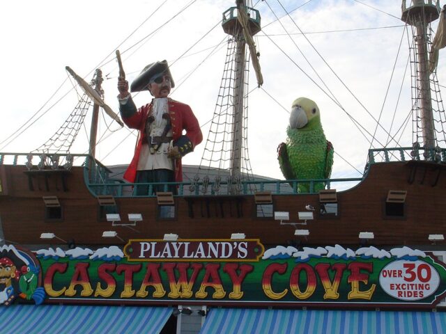 Playland's Castaway Cove