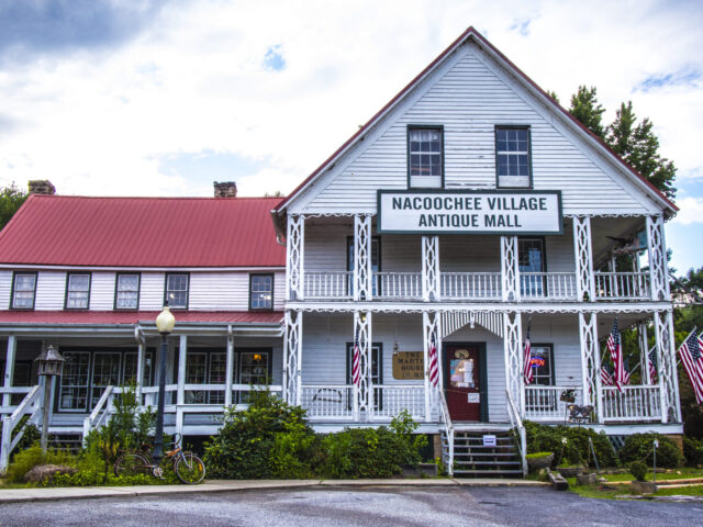 Nacoochee Village Antique Mall