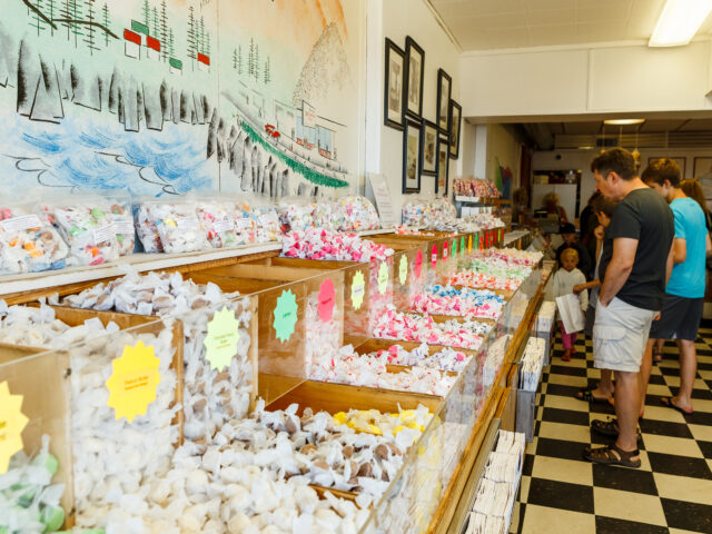 Ainslee's Salt Water Taffy Shop