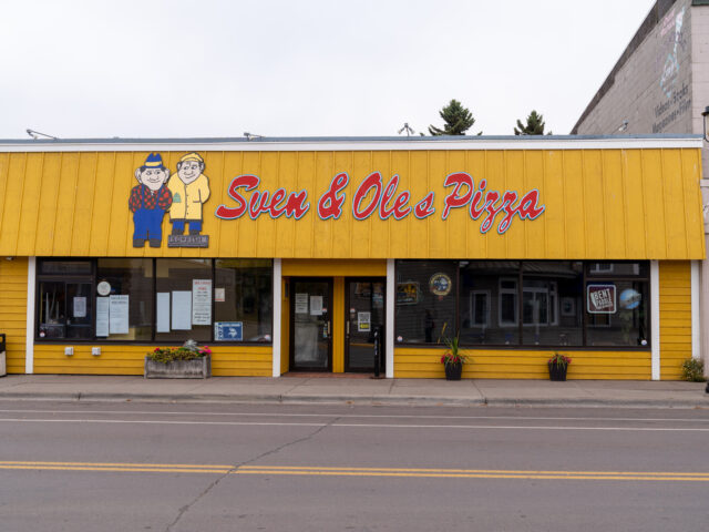 Sven and Oles Pizza Restaurant