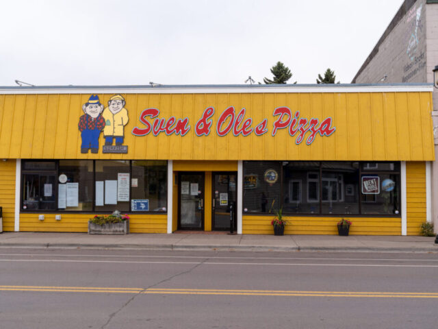 Sven and Oles Pizza Restaurant