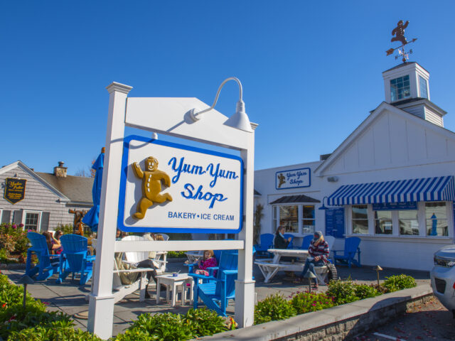 Yum Yum Bakery Ice Cream Shop