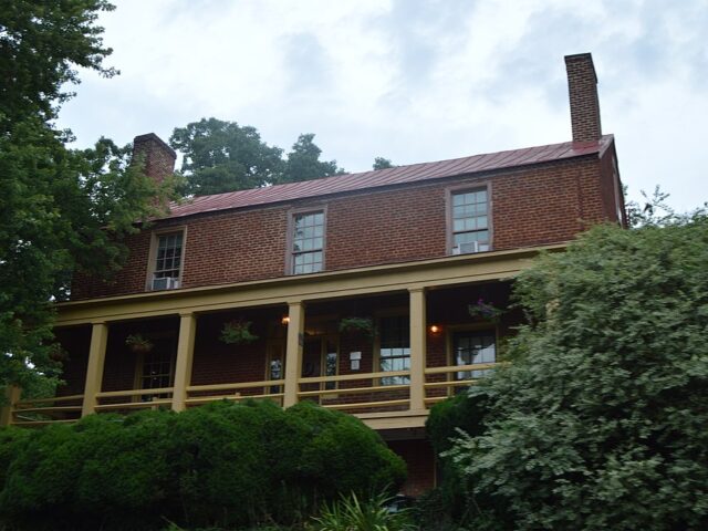 Pippin Hill Farm B&B