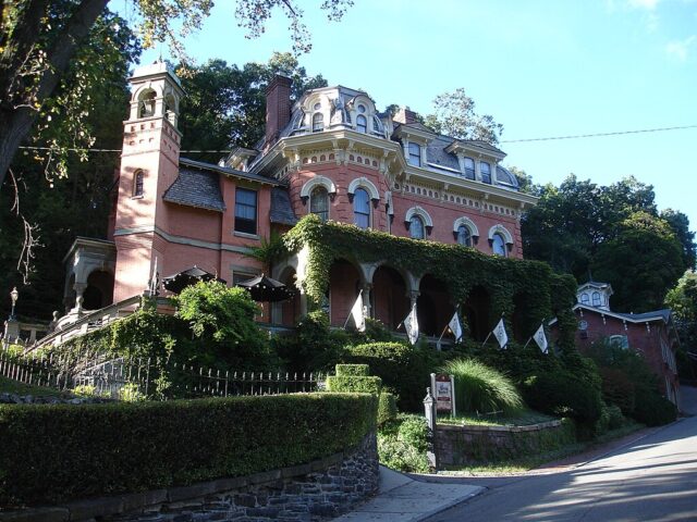 Harry Packer Mansion Inn