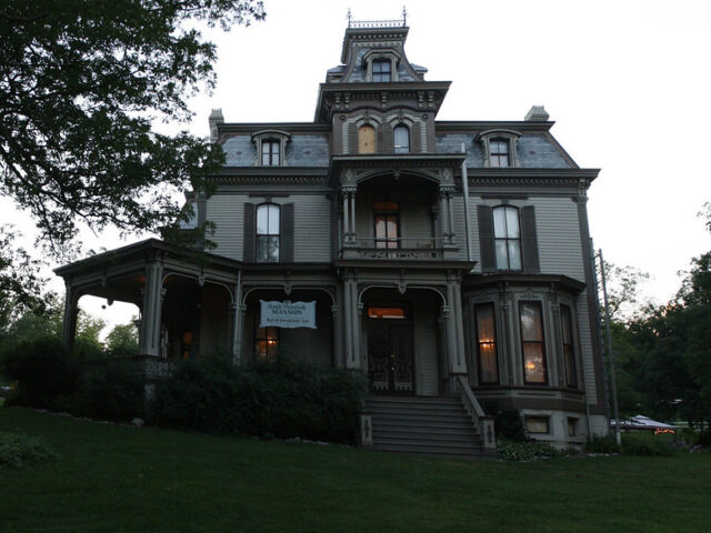 Garth Woodside Mansion B&B