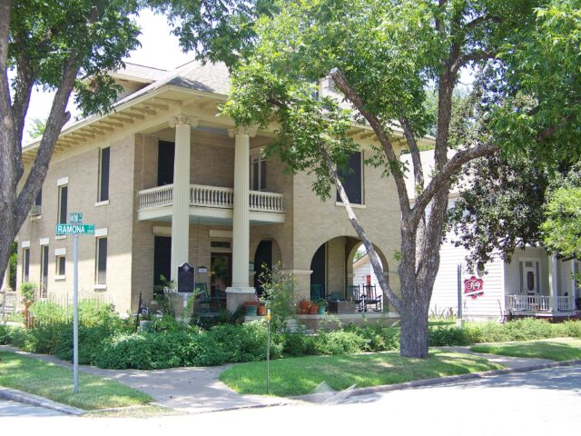 Katy House B&B