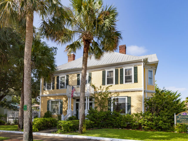 Coombs Inn & Suites