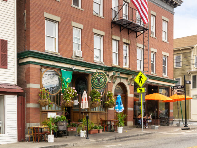 Yesterdays Irish Pub & Restaurant