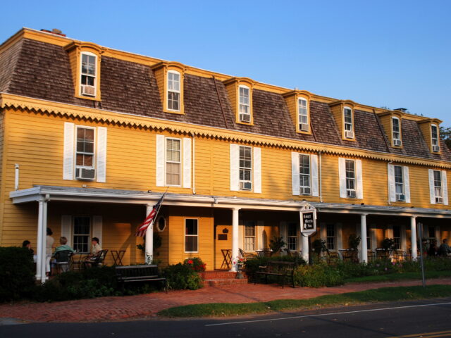 Robert Morris Inn