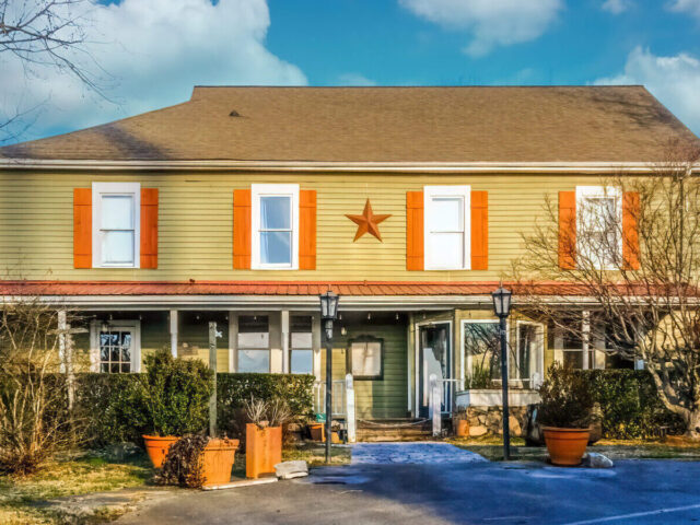 Woodbridge Inn & Tavern