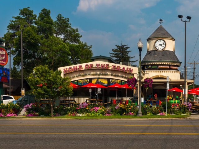 Dairy Keen=Home of the Train