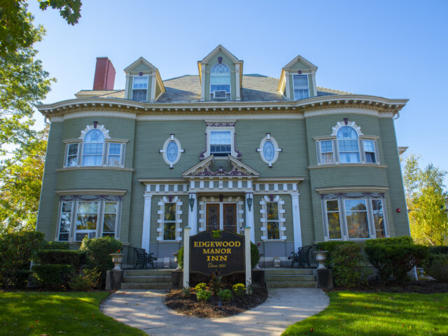 Edgewood Manor Inn