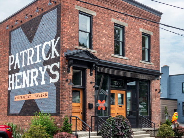 Patrick Henry's Waterfront Tavern