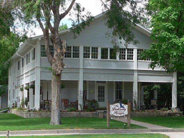 Balcony House Bed & Breakfast