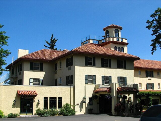 Columbia Gorge Hotel & Spa