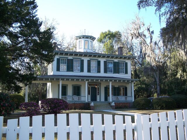 1872 Denham Inn