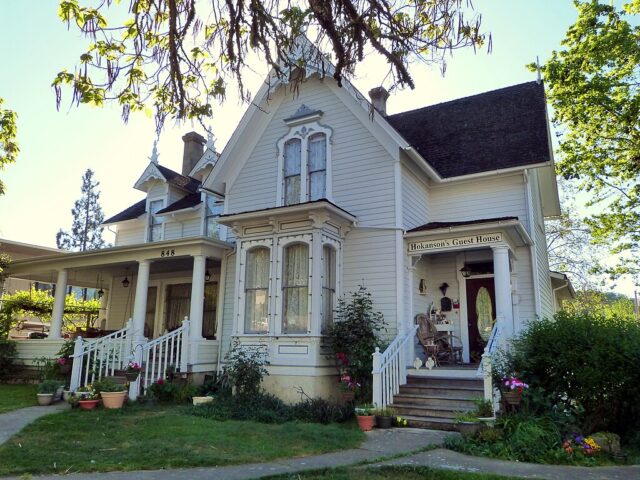 Hokanson's guest House