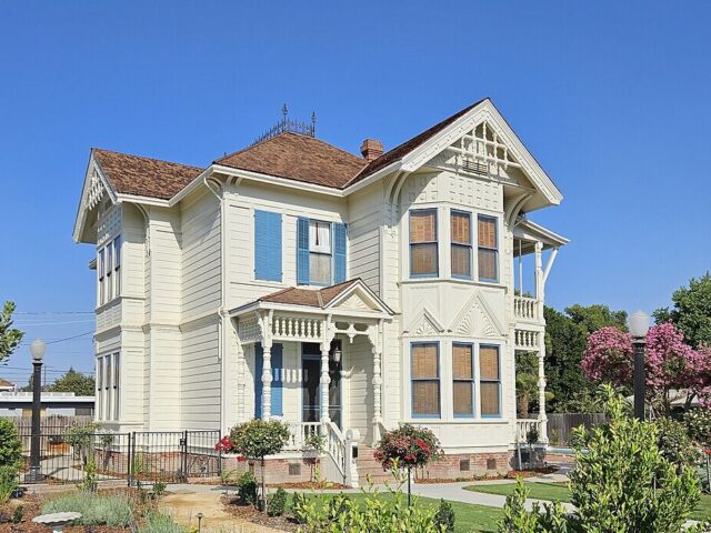 The JD Hyde Historic Inn