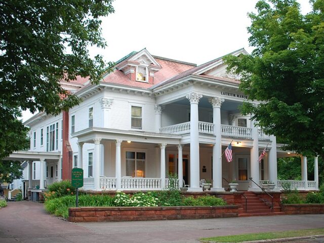 Laurium Manor Inn