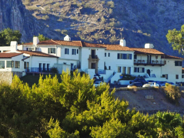 Wrigleys Mansion Tours & Restaurants