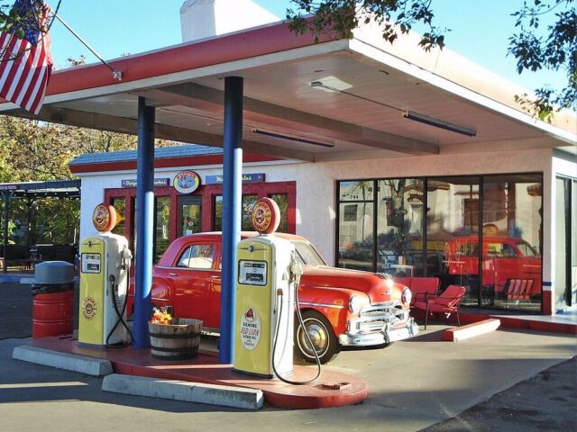 Bing's Burger Station