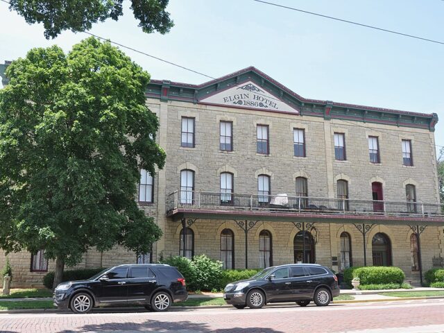 Historic Elgin Hotel