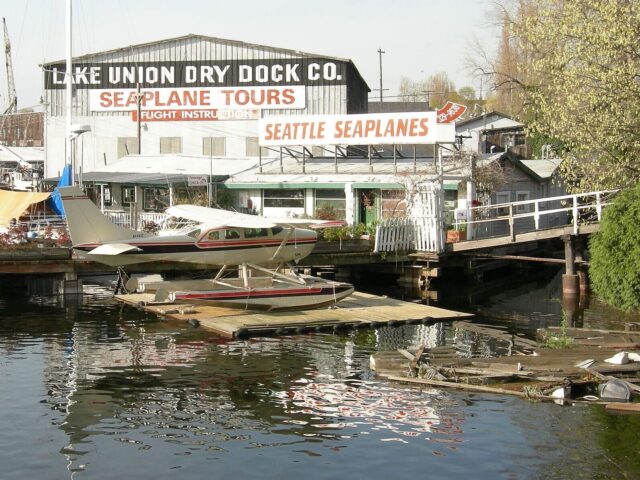Seattle Seaplanes at Lake Union
