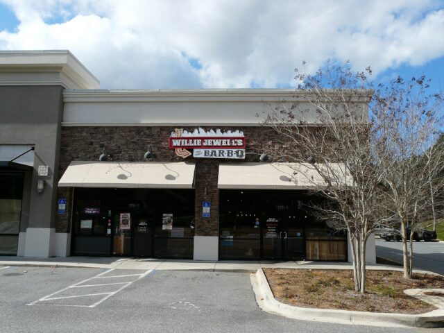 Willie Jewell's Old School Bar-B-Q