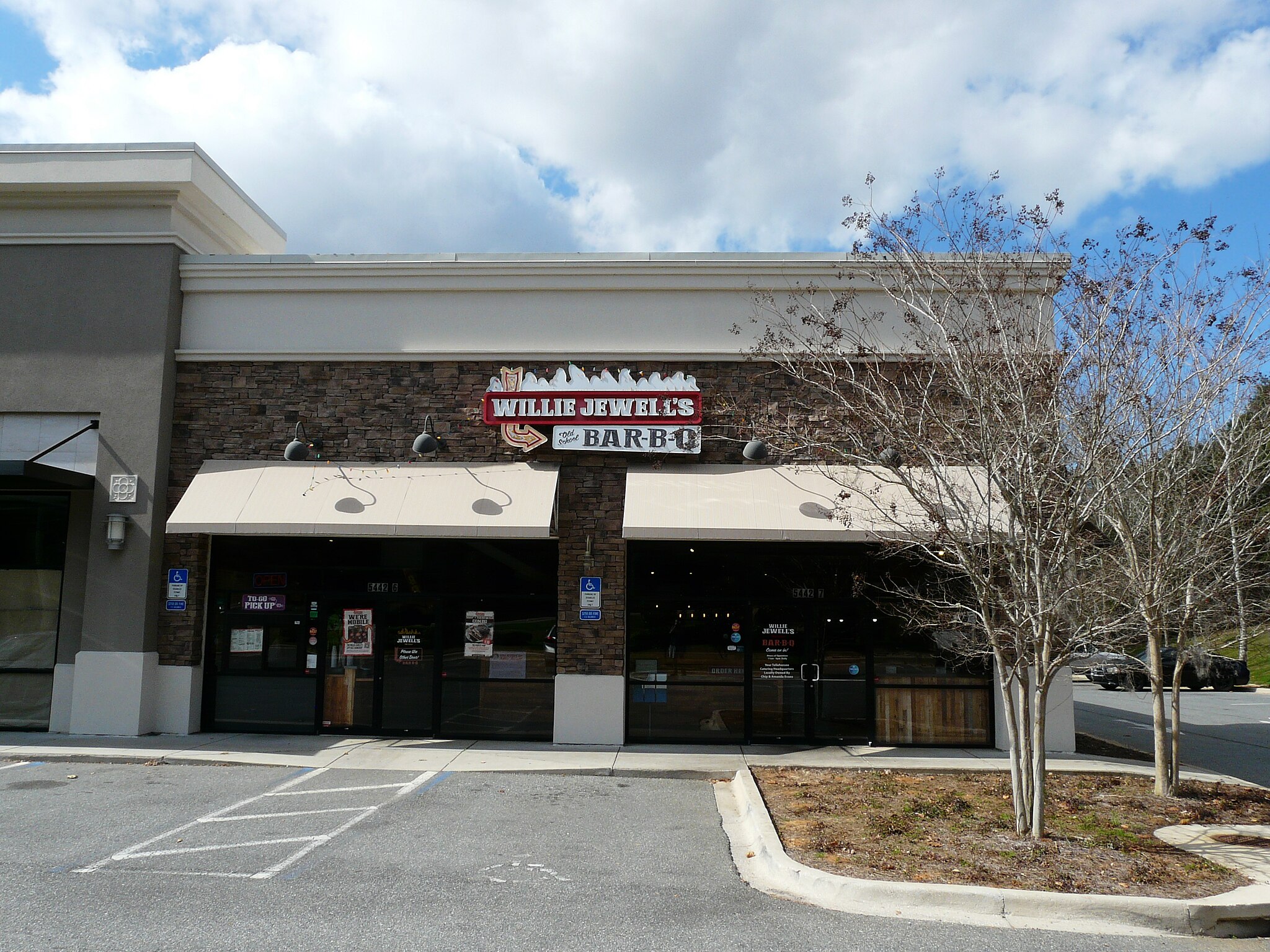 Willie Jewell's Old School Bar-B-Q