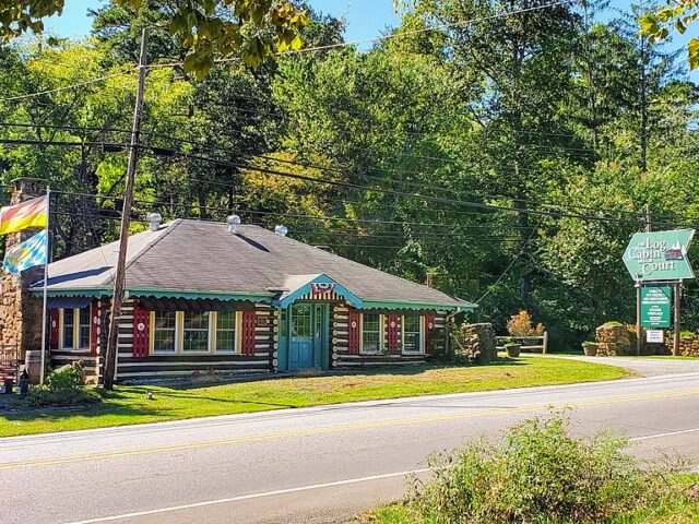Foster's Log Cabin Court