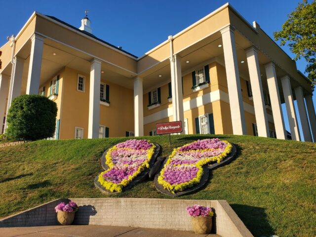 Dolly Parton's Stampede