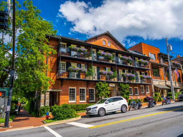 The Old Edwards Inn & Spa