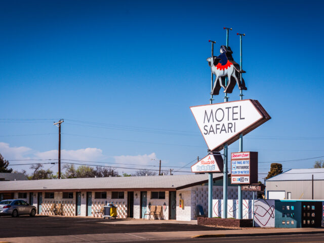 Motel Safari