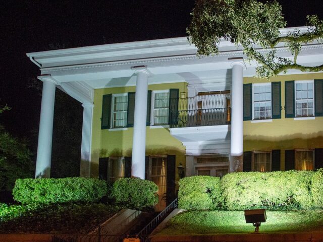 Anchuca Historic Mansion & Inn