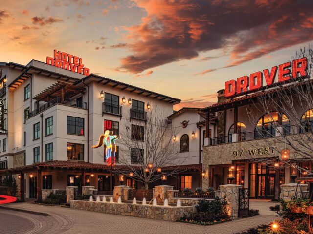 Hotel  Drover